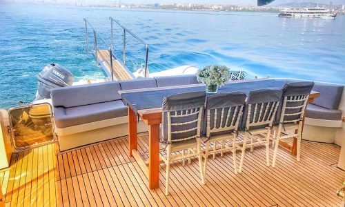 Blue-Yacht-2-10