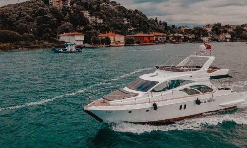 Blue-Yacht-2-6