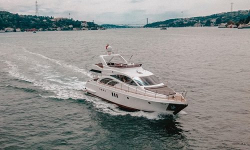 Blue-Yacht-2-7