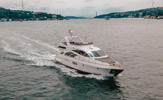 Blue-Yacht-2-7