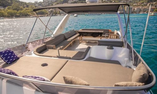 Blue-Yacht-2-9